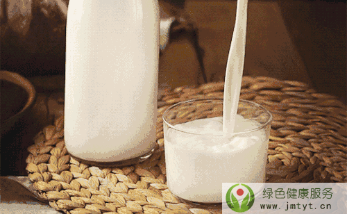 國外研究稱牛奶喝多了會早死:到底該怎么喝?