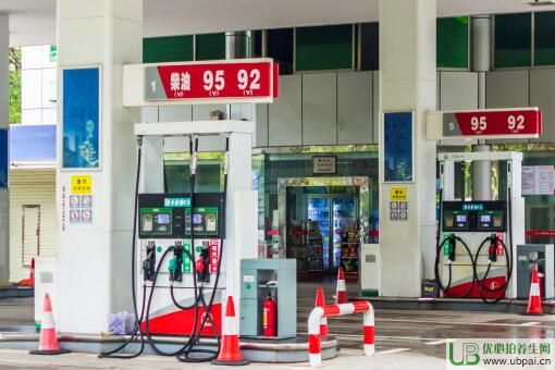 油價三十年最大跌幅